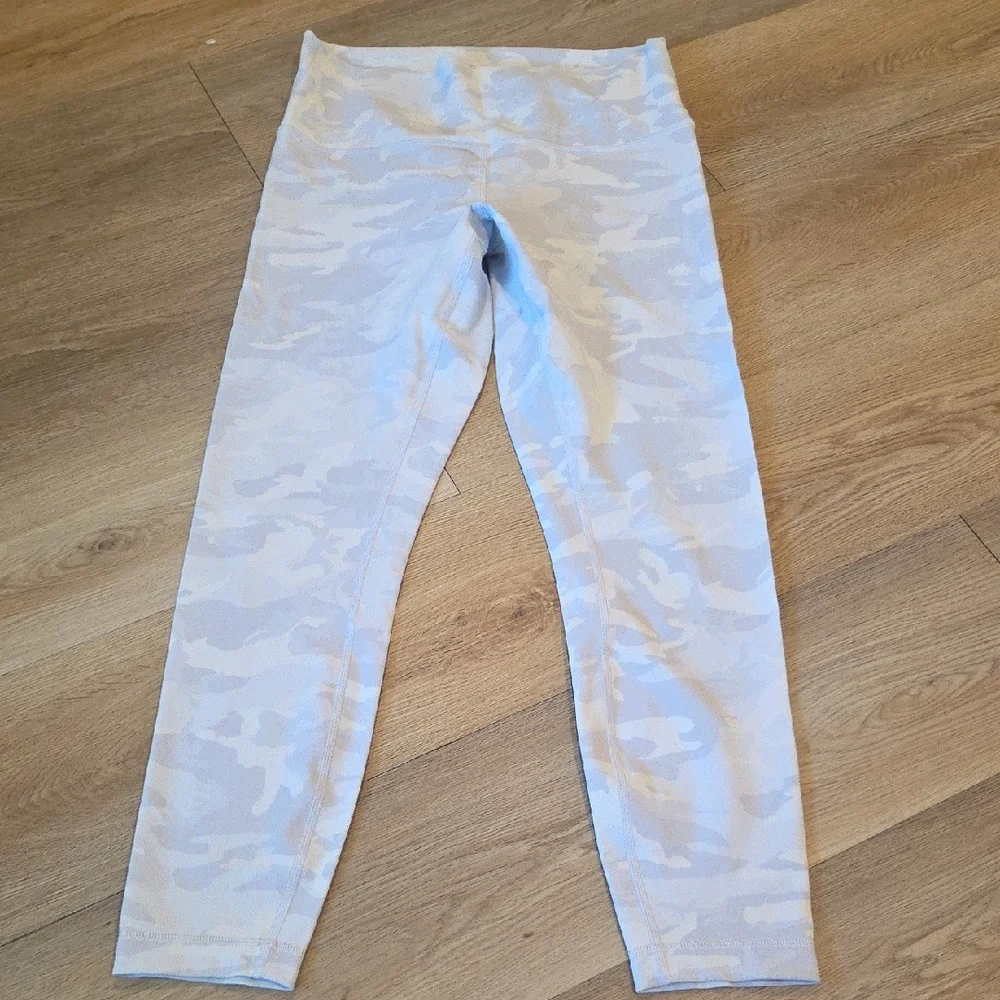 lululemon athletica Sky Blue Patterned Leggings - Picture 1 of 4